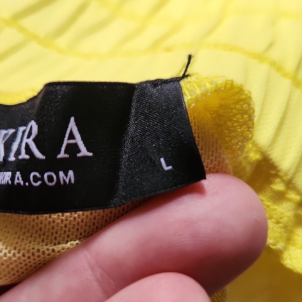 AKIRA Yellow and Brown Ombre cover up - Picture 7 of 11